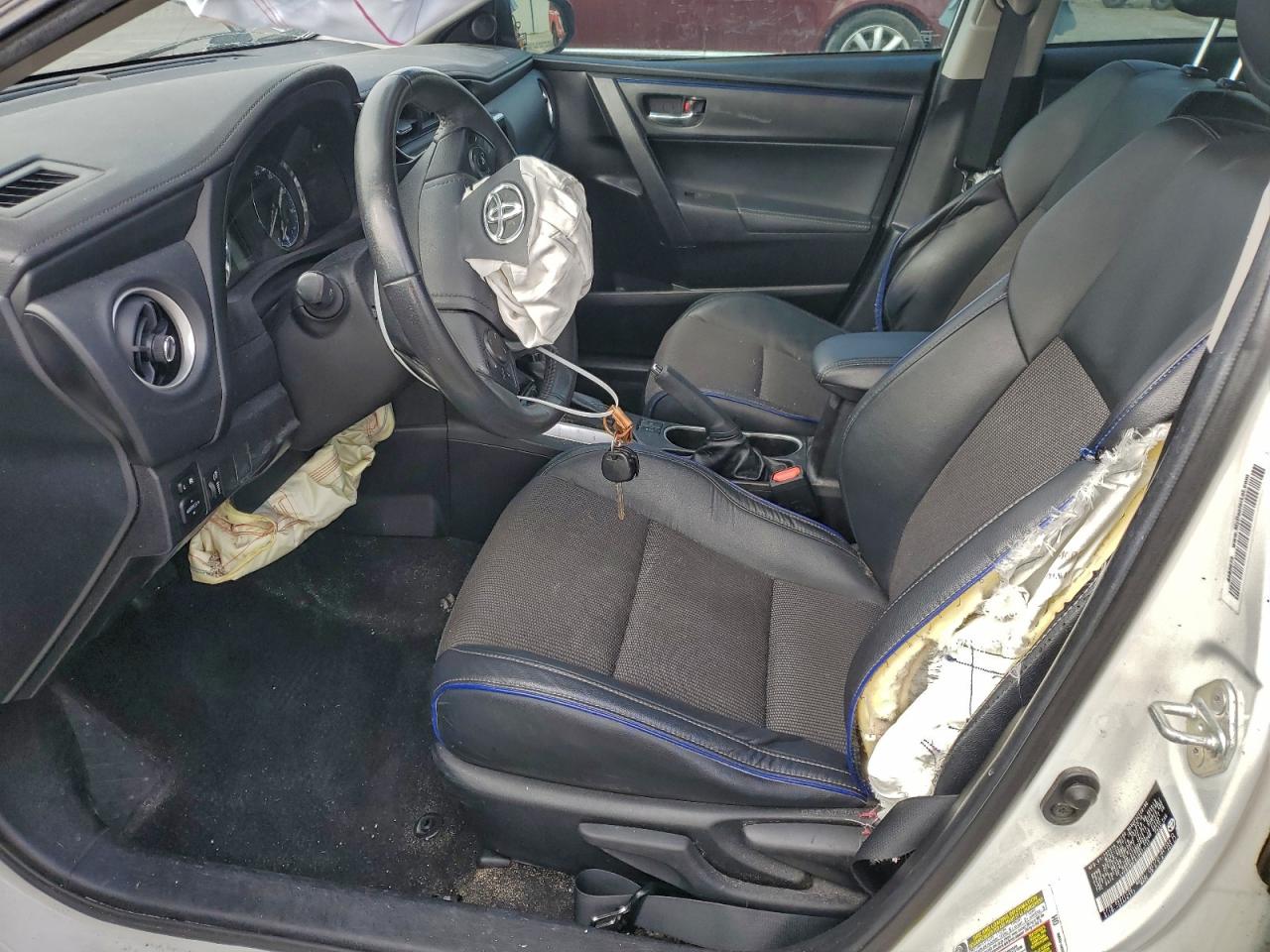 2018 TOYOTA COROLLA L photo 13
