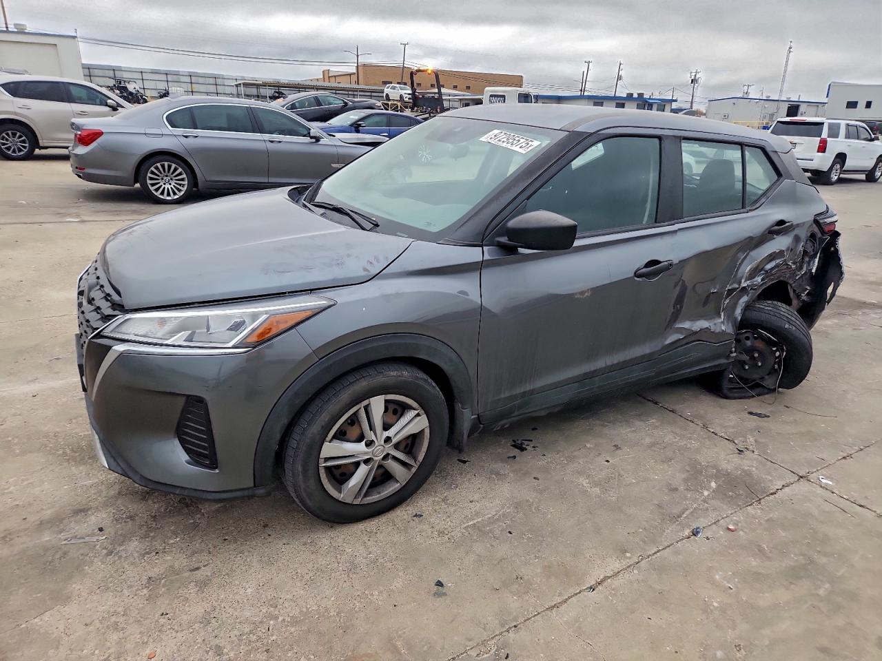 2022 NISSAN KICKS