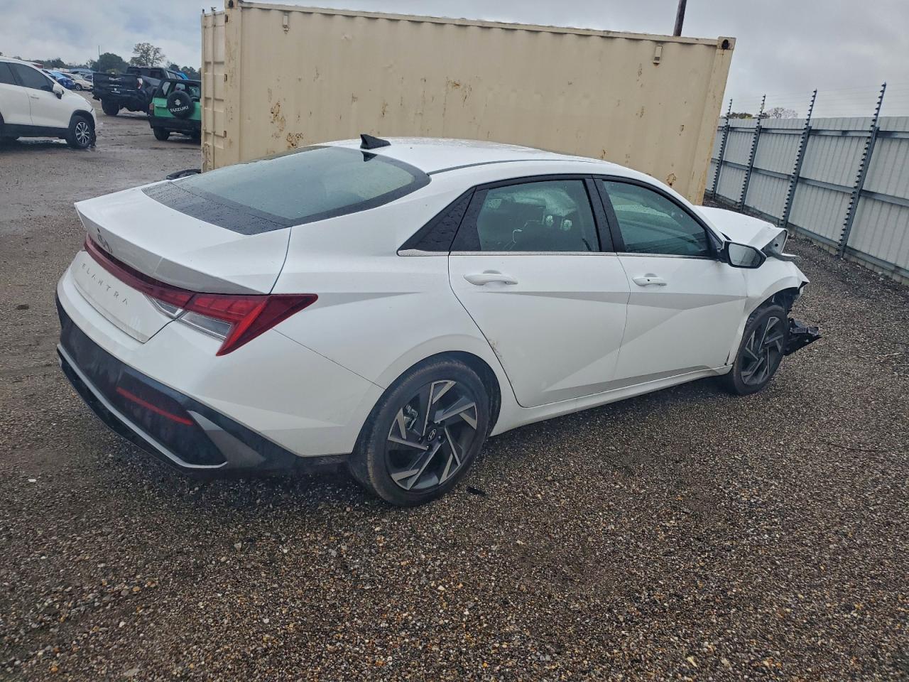 2025 HYUNDAI ELANTRA SEL photo 7