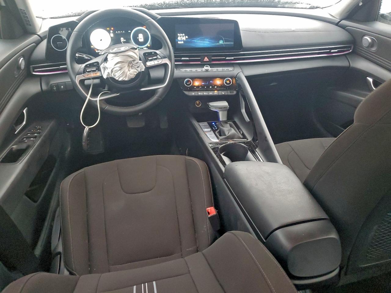 2025 HYUNDAI ELANTRA SEL photo 22