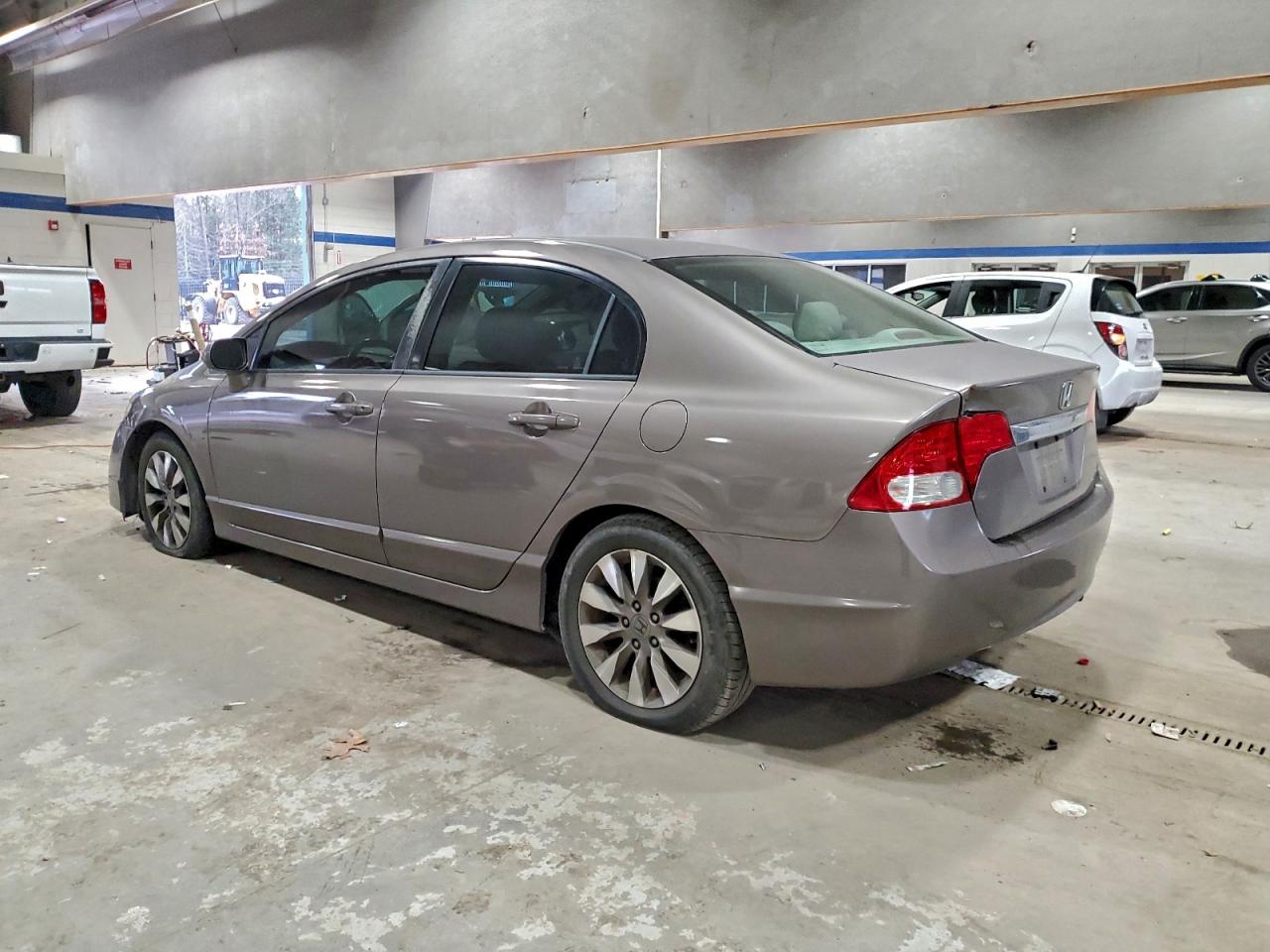 2010 HONDA CIVIC EXL photo 4