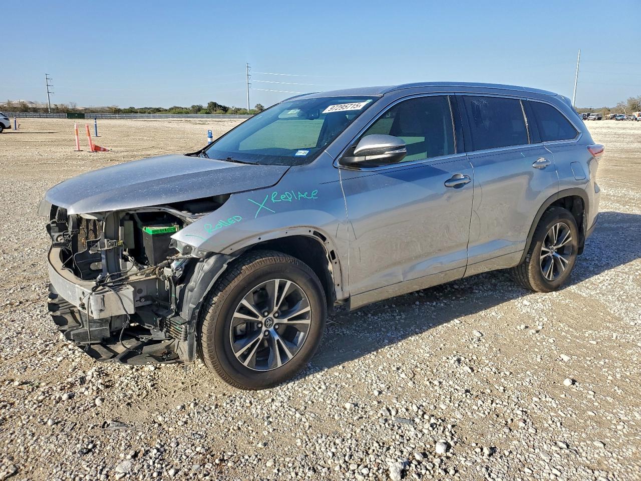 2016 TOYOTA HIGHLANDER