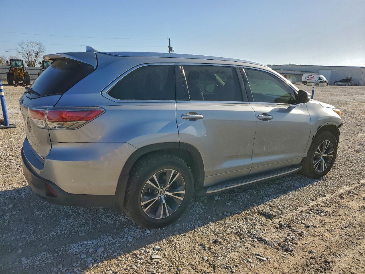 2016 TOYOTA HIGHLANDER XLE photo 5