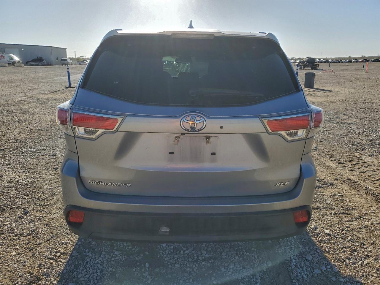 2016 TOYOTA HIGHLANDER XLE photo 11