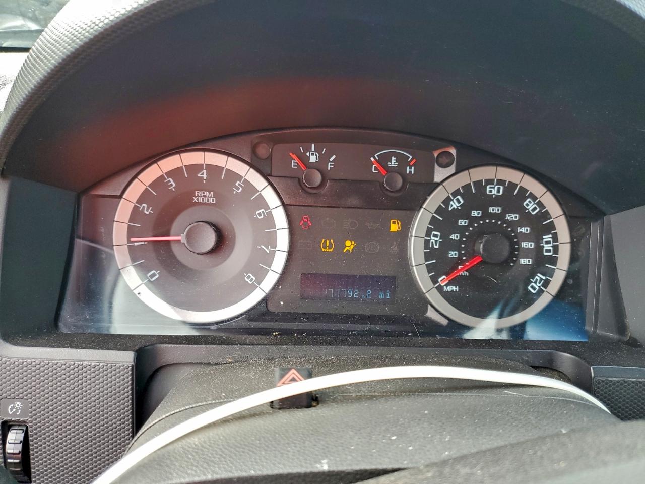 2011 FORD ESCAPE XLT photo 17