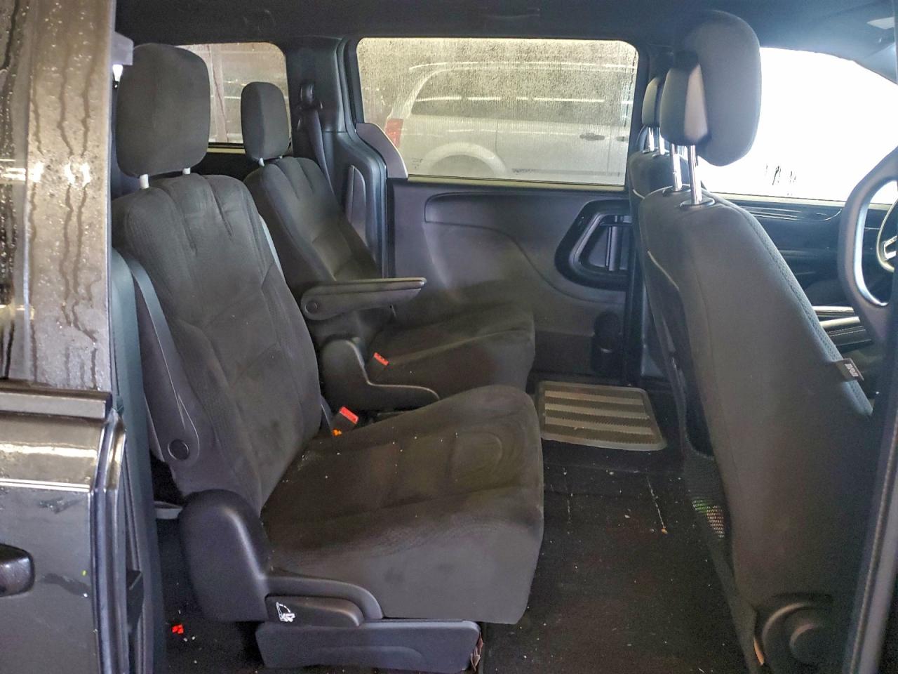2015 DODGE GRAND CARAVAN SE photo 31