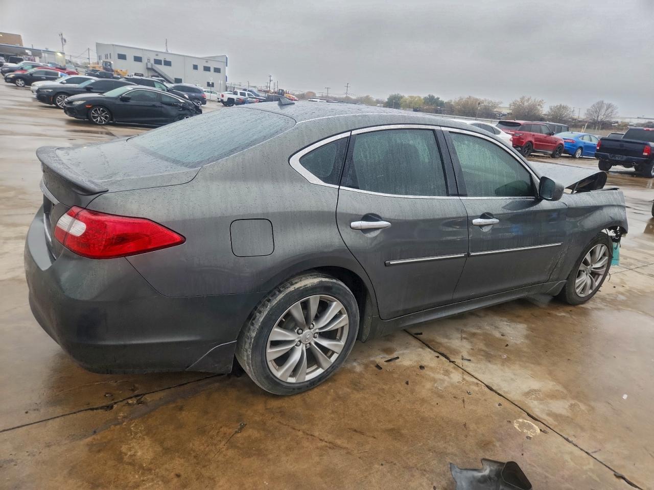 2012 INFINITI M37 photo 5