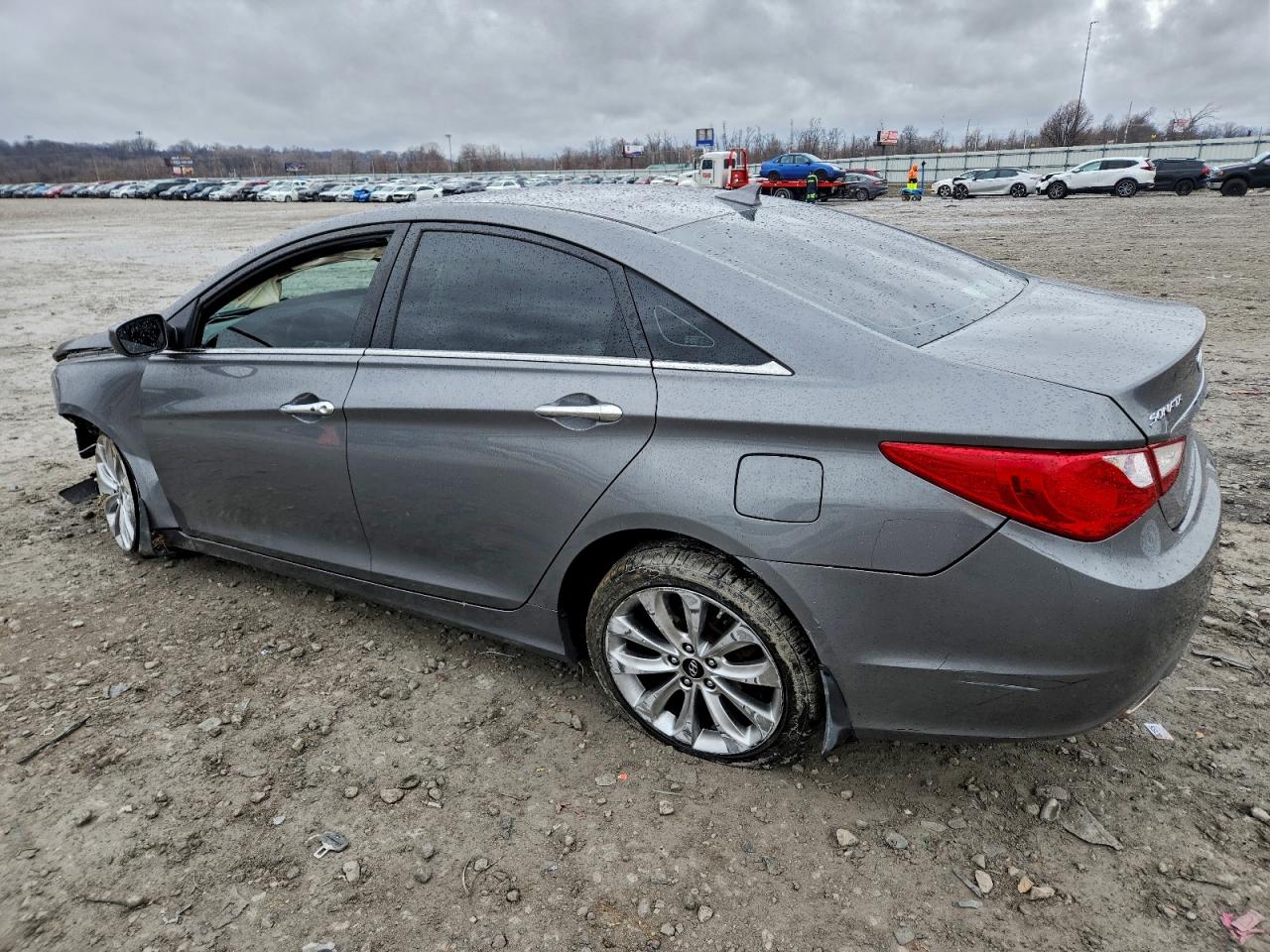 2013 HYUNDAI SONATA SE photo 2