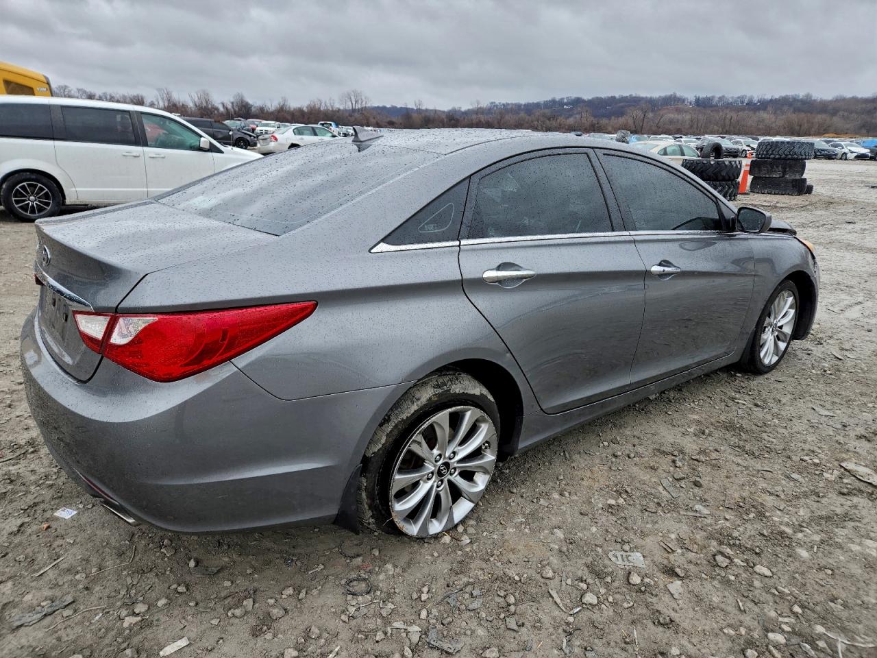 2013 HYUNDAI SONATA SE photo 3