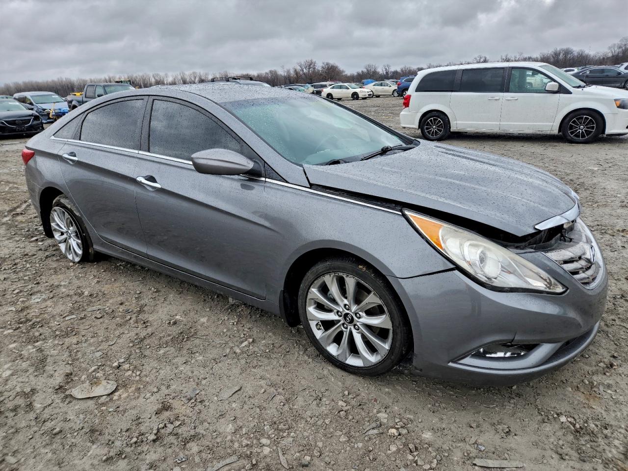2013 HYUNDAI SONATA SE photo 4