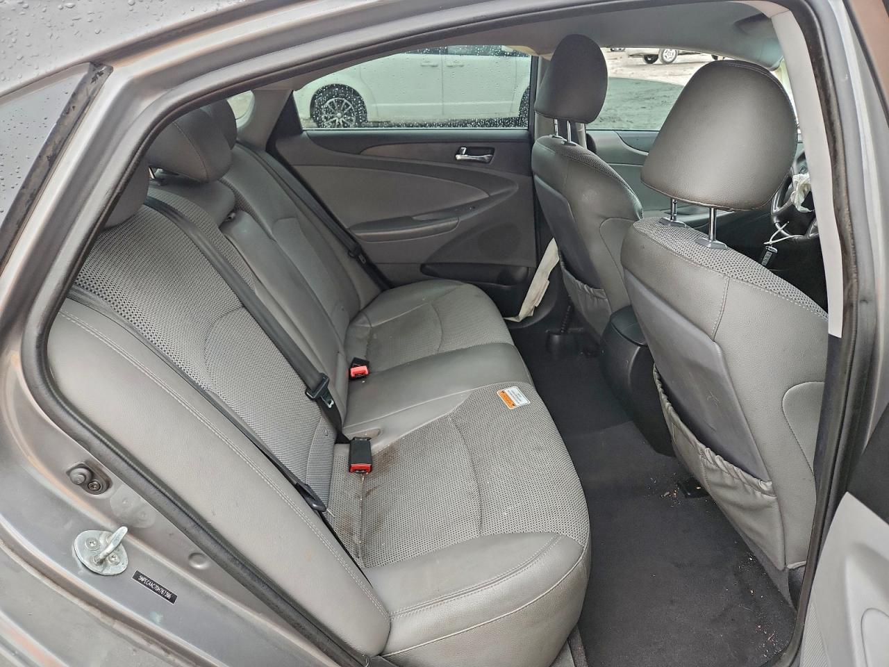 2013 HYUNDAI SONATA SE photo 10