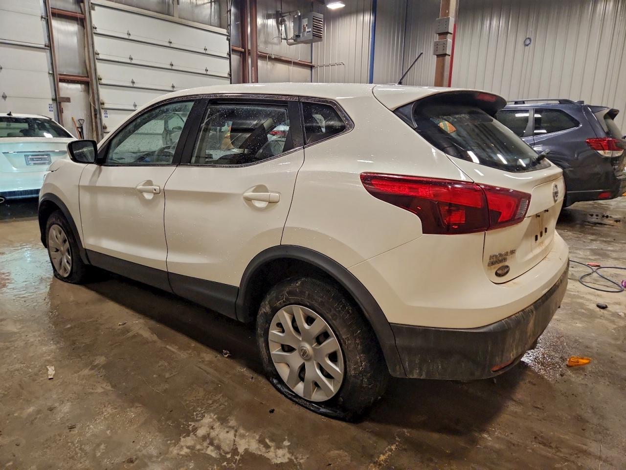 2019 NISSAN ROGUE SPORT S photo 2
