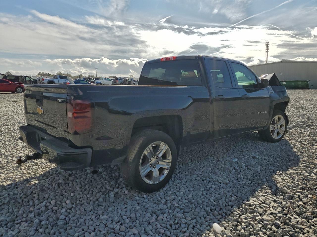 2016 CHEVROLET SILVERADO C1500 CUSTOM photo 3