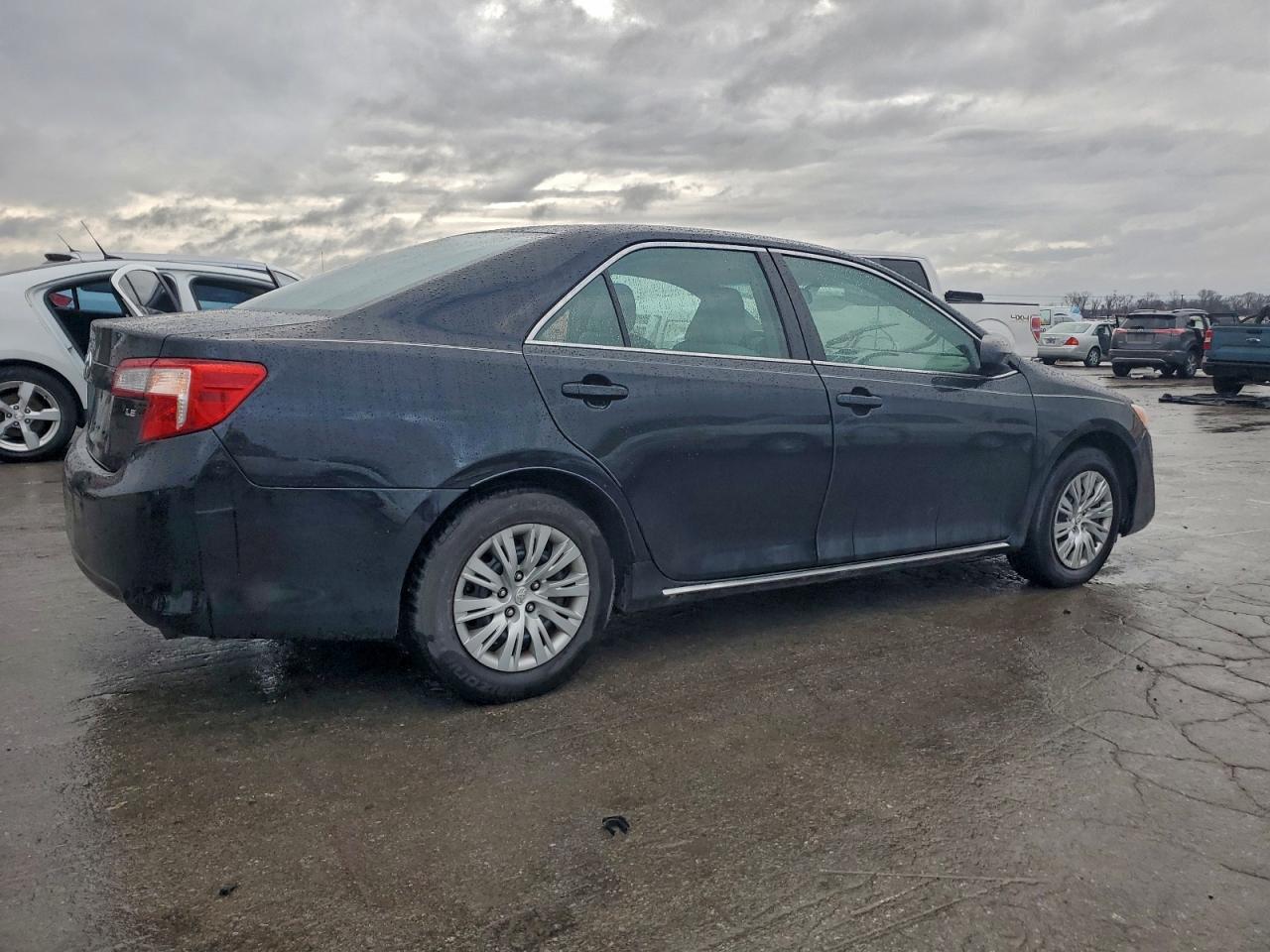2014 TOYOTA CAMRY L photo 7