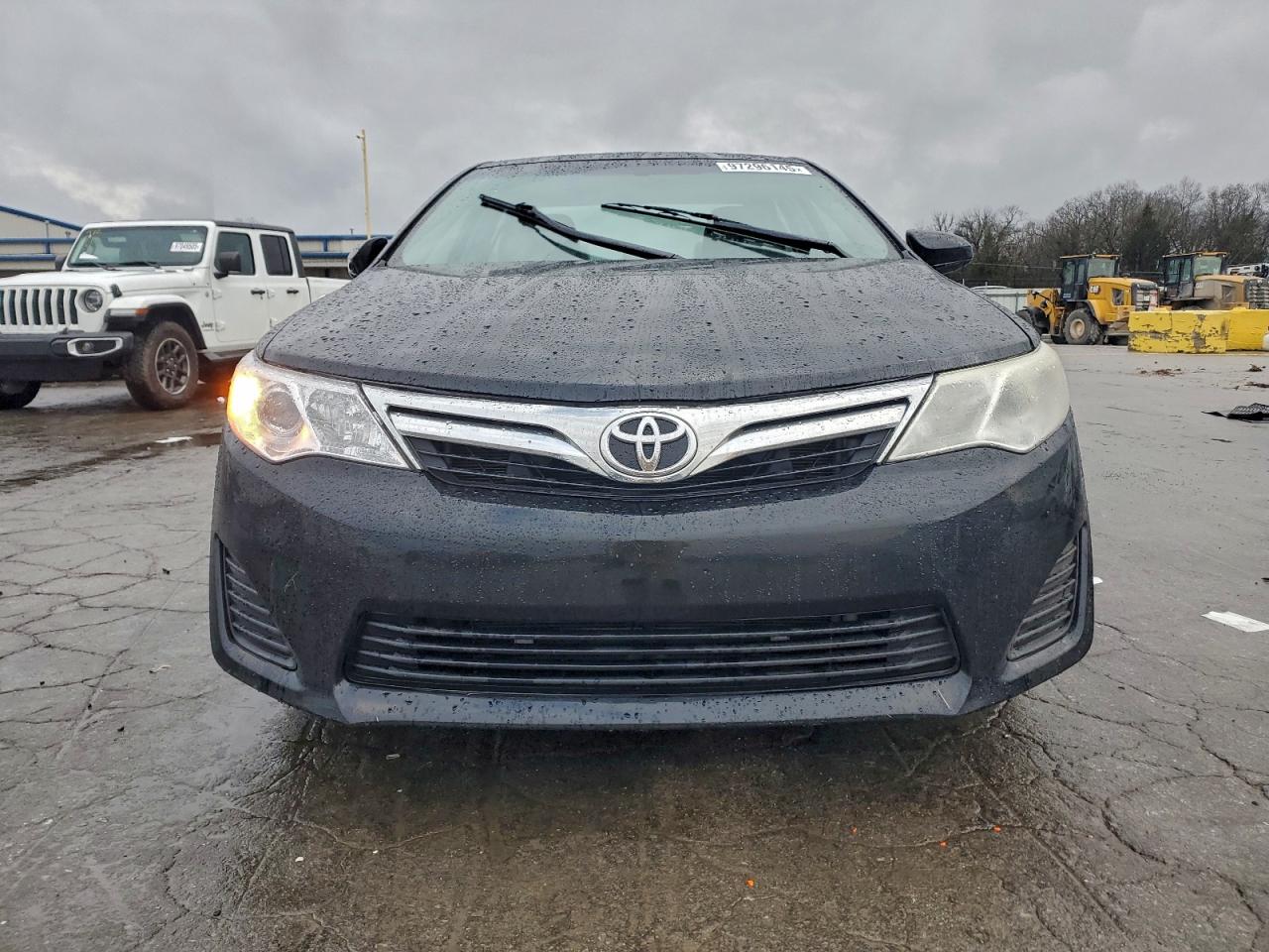 2014 TOYOTA CAMRY L photo 13