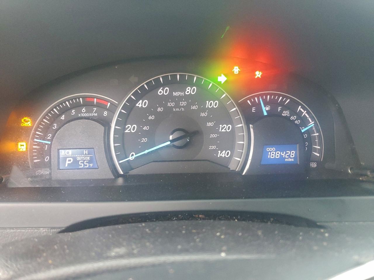 2014 TOYOTA CAMRY L photo 25