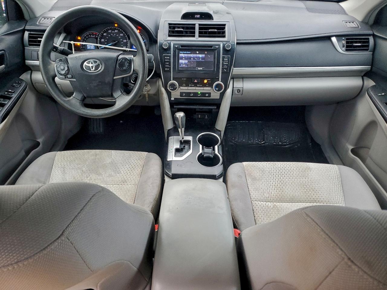 2014 TOYOTA CAMRY L photo 22