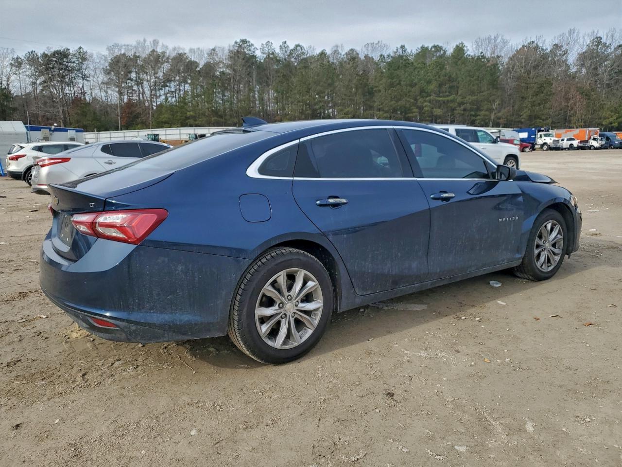2020 CHEVROLET MALIBU LT photo 3