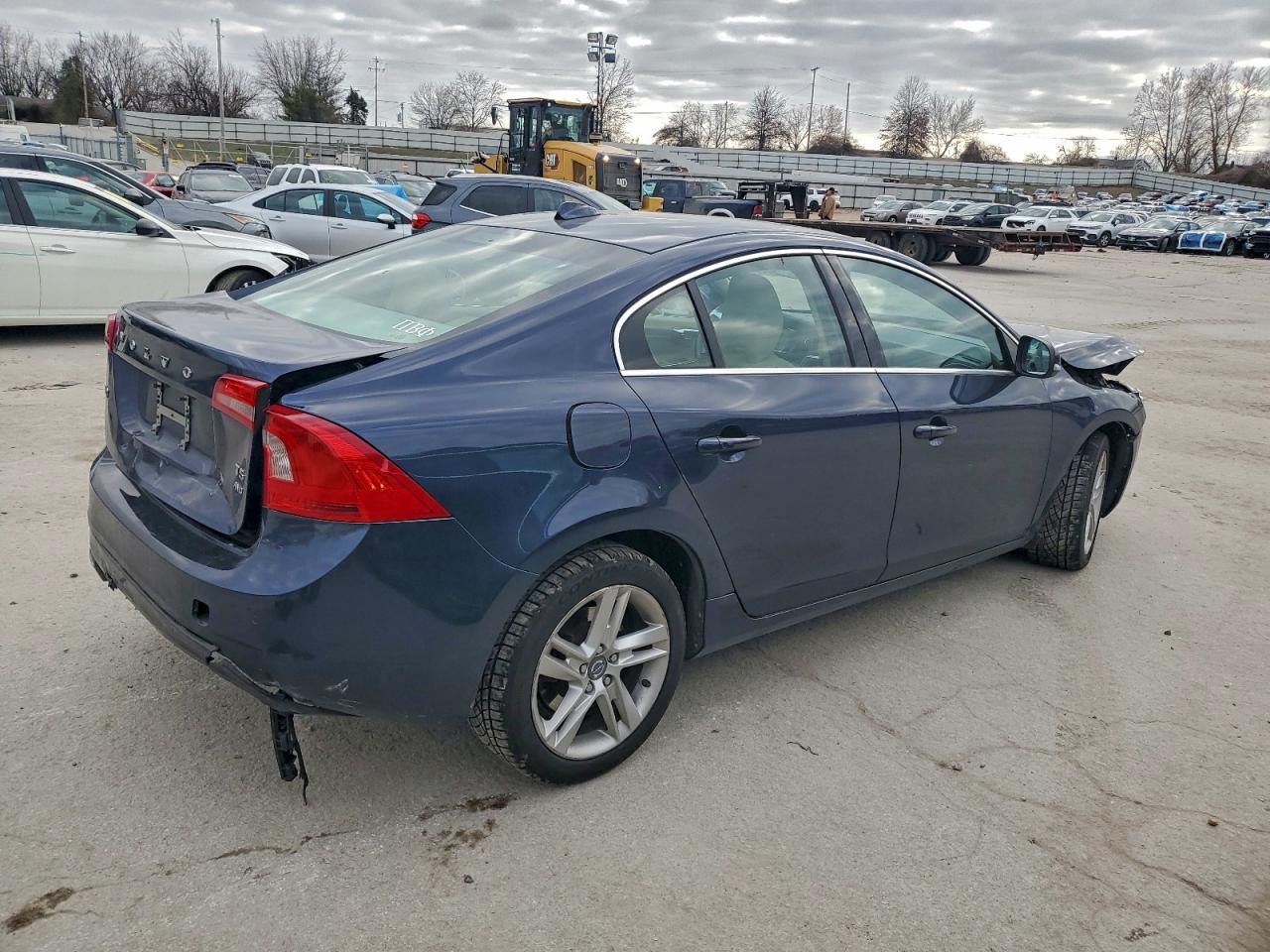 2015 VOLVO S60 PREMIER photo 3