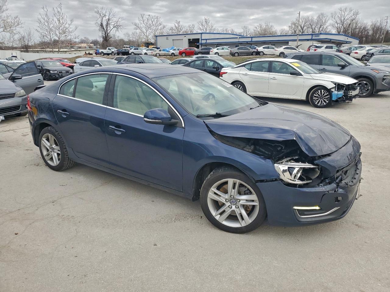 2015 VOLVO S60 PREMIER photo 4