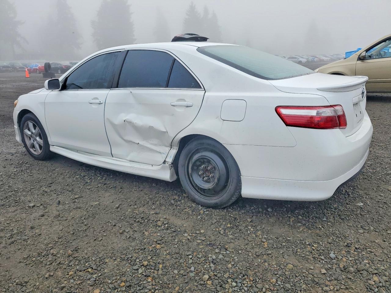 2009 TOYOTA CAMRY SE photo 2