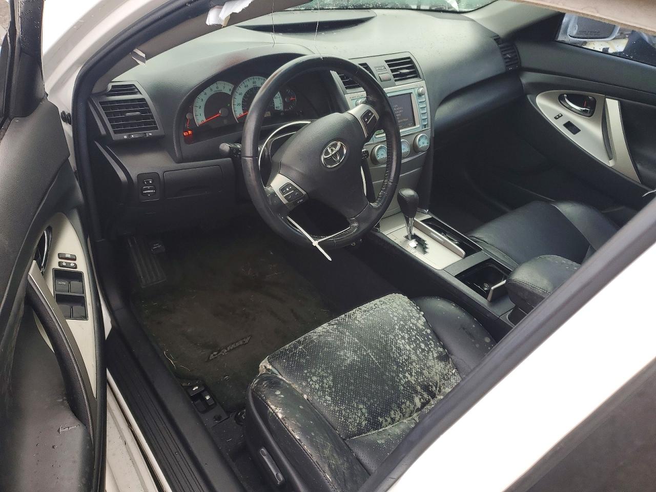 2009 TOYOTA CAMRY SE photo 8