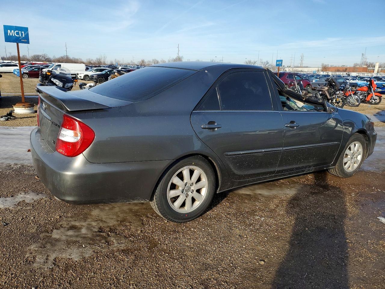 2003 TOYOTA CAMRY XLE V6 photo 3