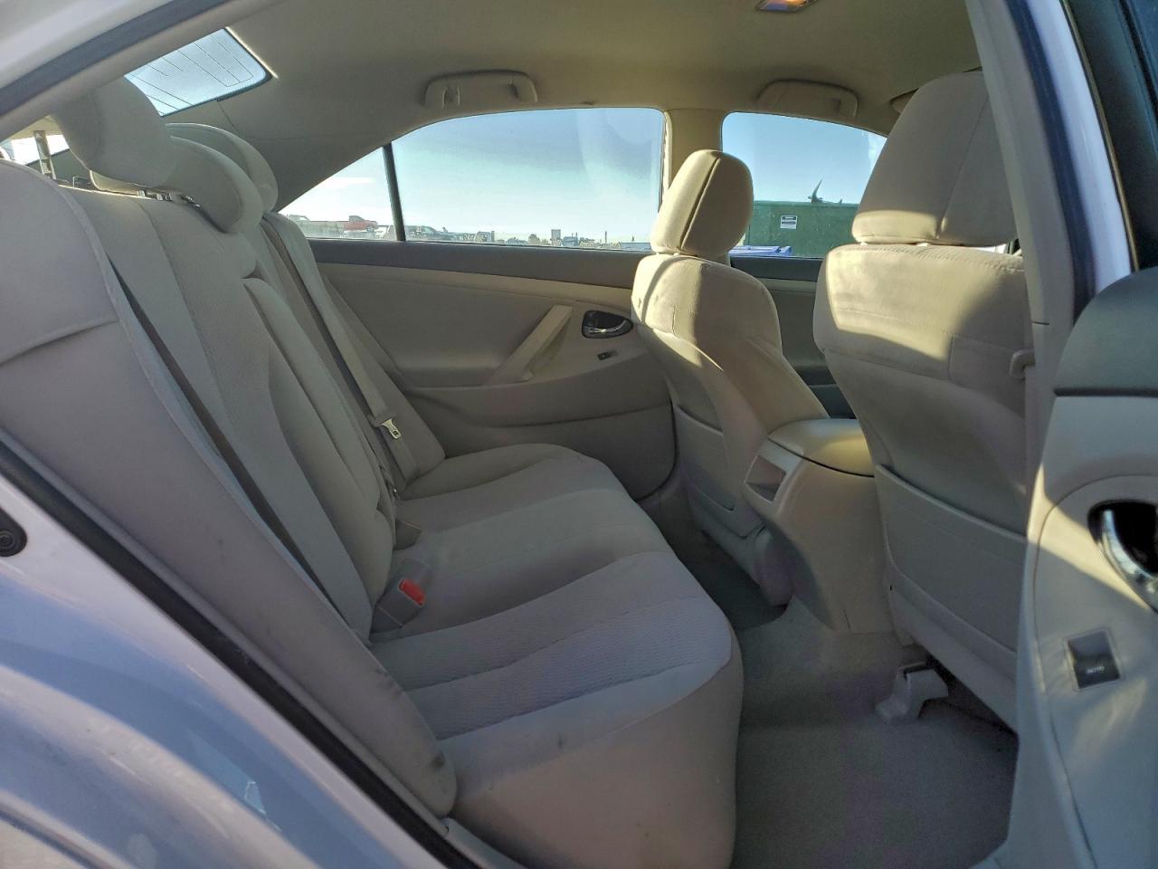 2010 TOYOTA CAMRY BASE photo 19