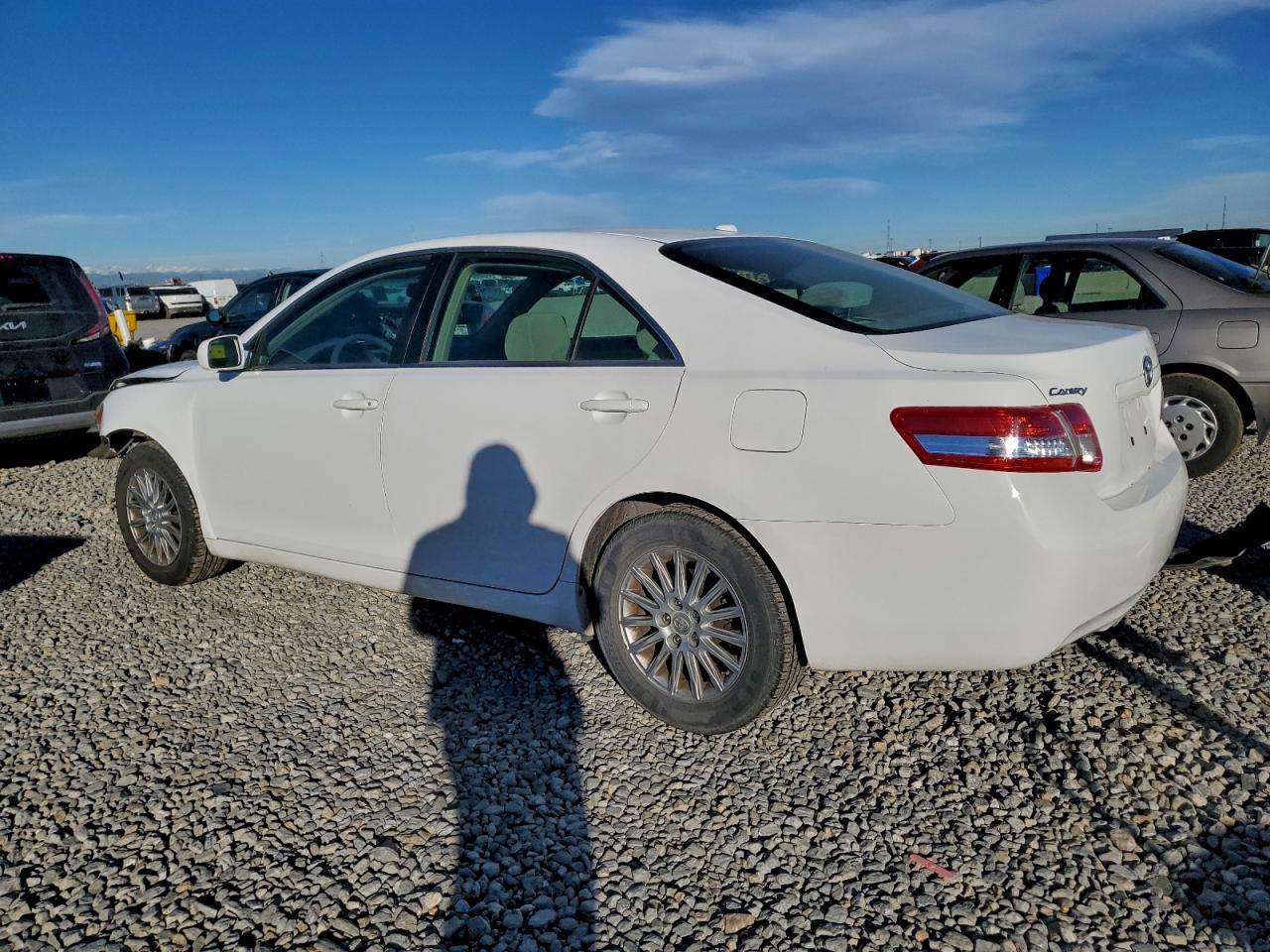 2010 TOYOTA CAMRY BASE photo 3