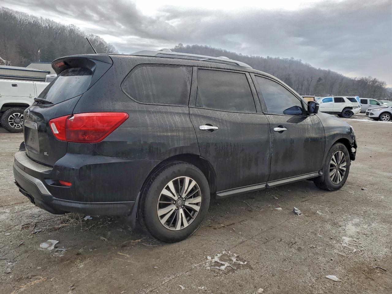 2017 NISSAN PATHFINDER S photo 3