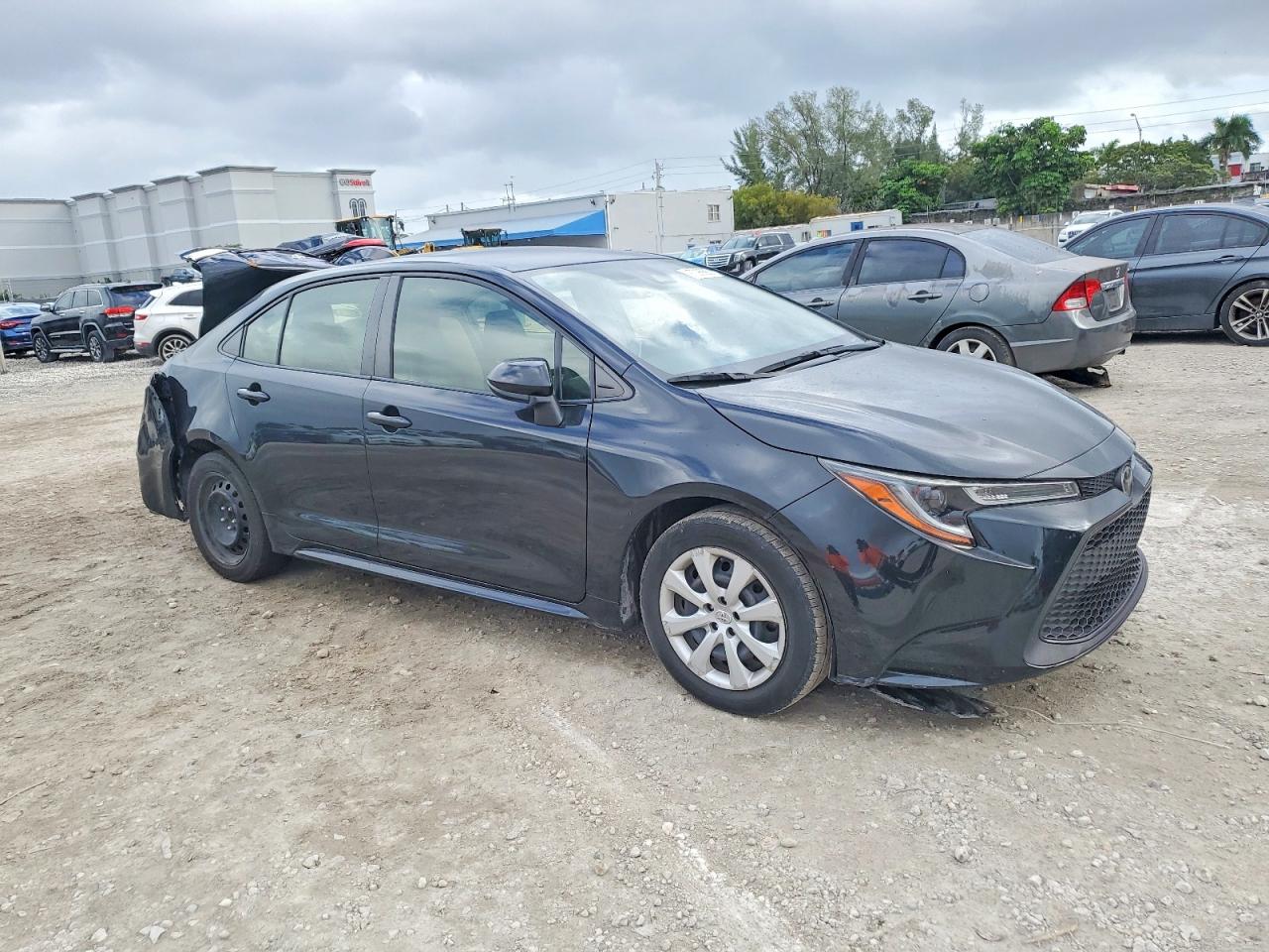 2021 TOYOTA COROLLA LE photo 4