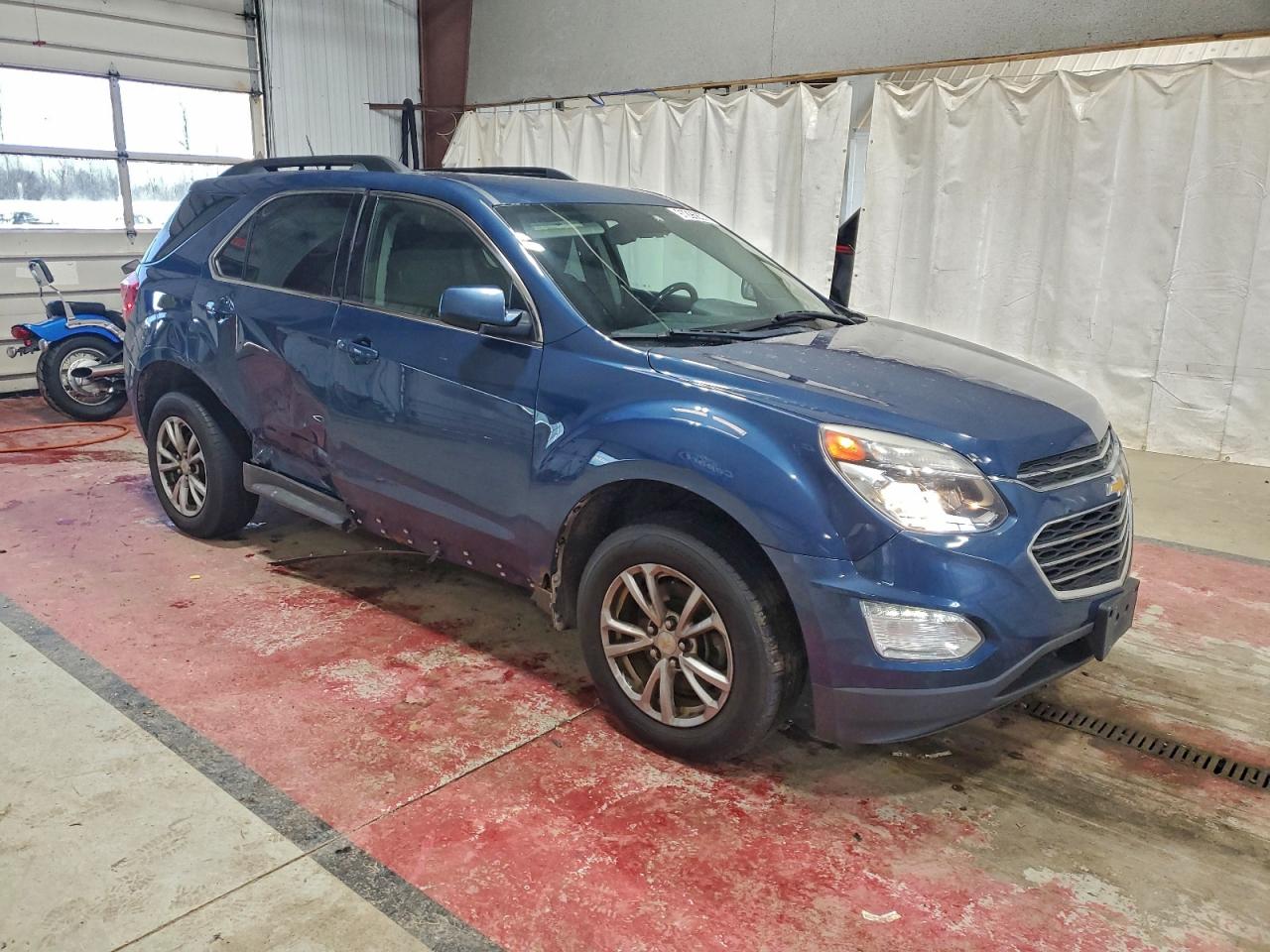 2017 CHEVROLET EQUINOX LT photo 4