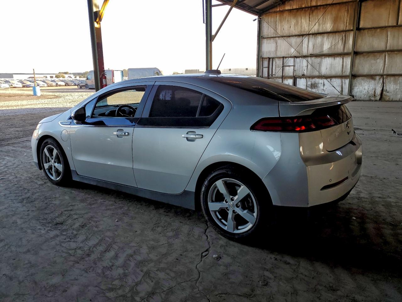2015 CHEVROLET VOLT photo 2