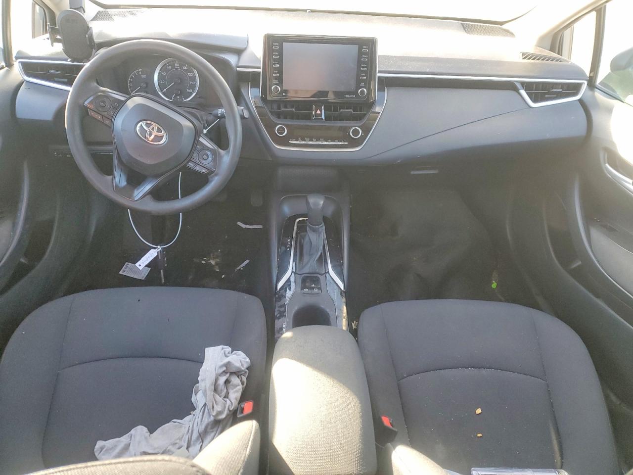 2021 TOYOTA COROLLA LE photo 8