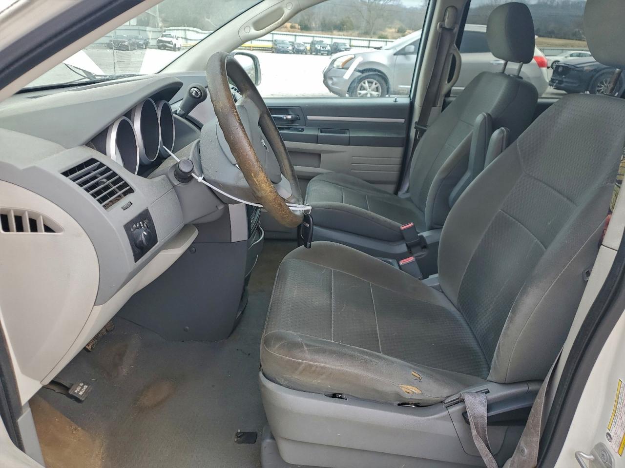 2010 DODGE GRAND CARAVAN SE photo 13
