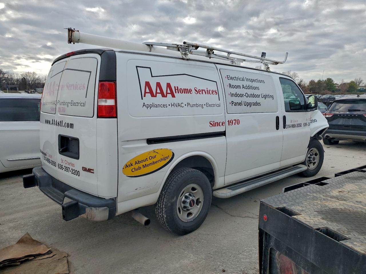 2019 GMC SAVANA G2500 photo 3