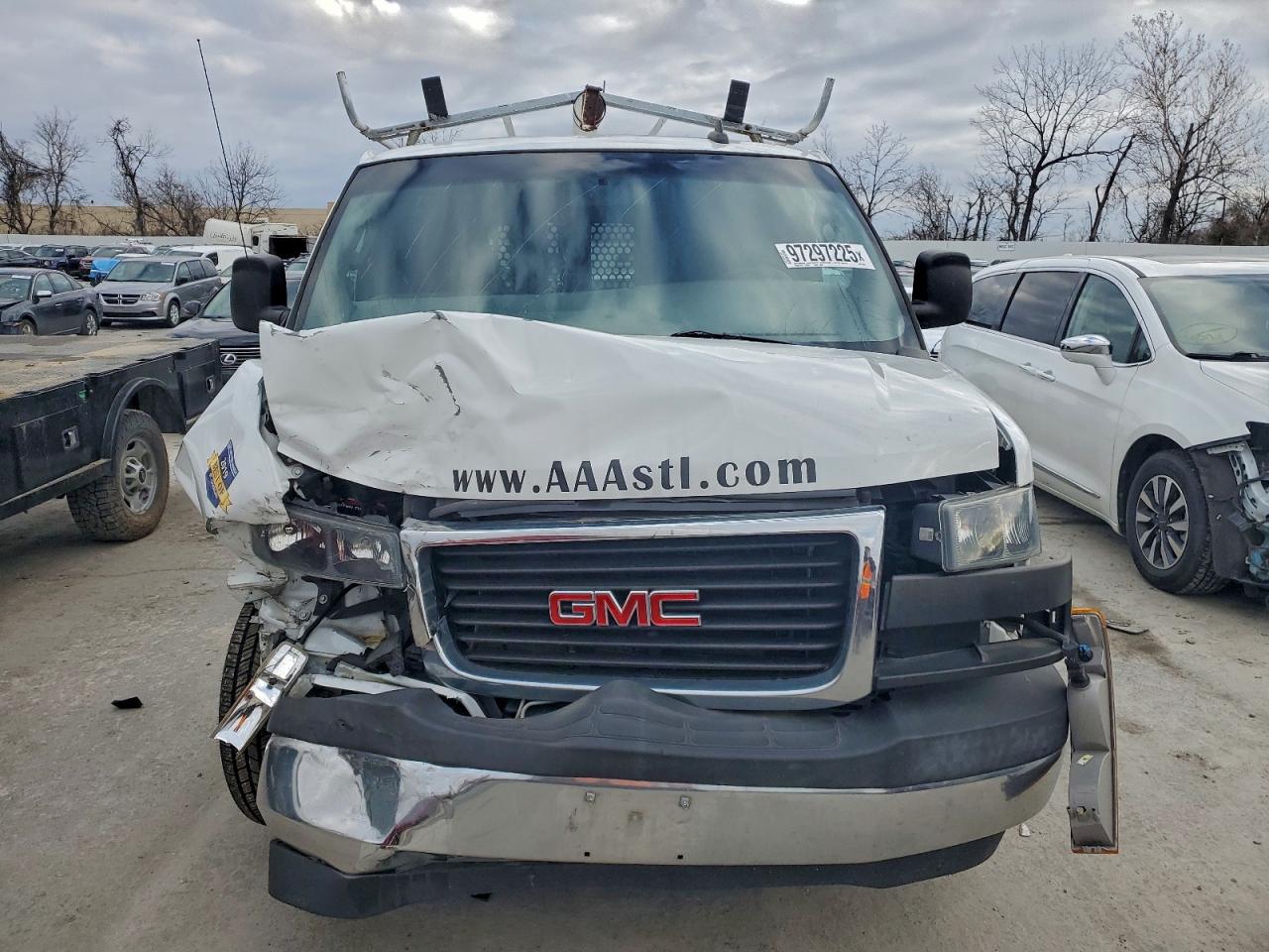 2019 GMC SAVANA G2500 photo 5