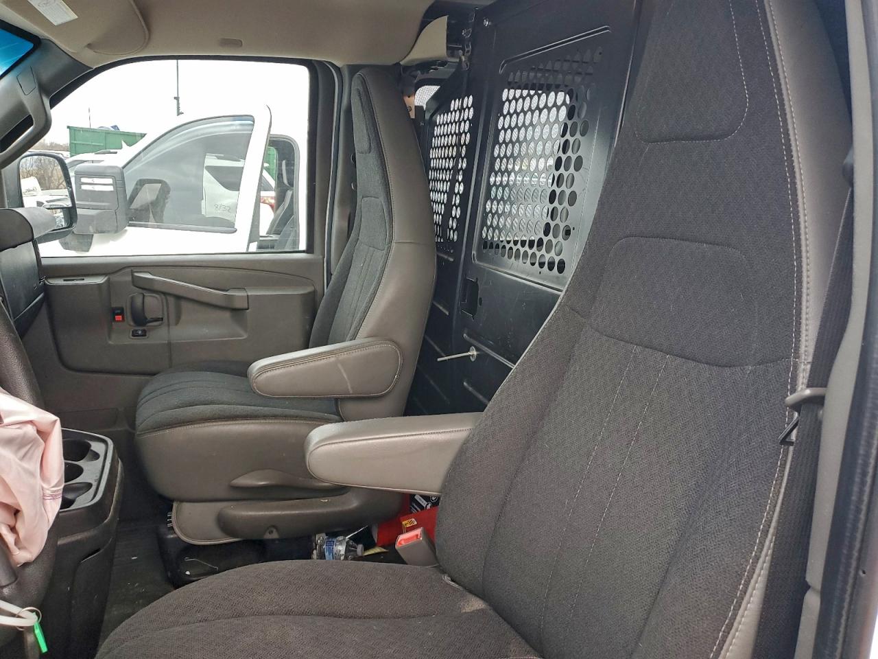 2019 GMC SAVANA G2500 photo 10