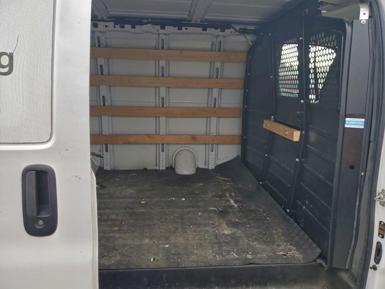 2019 GMC SAVANA G2500 photo 11