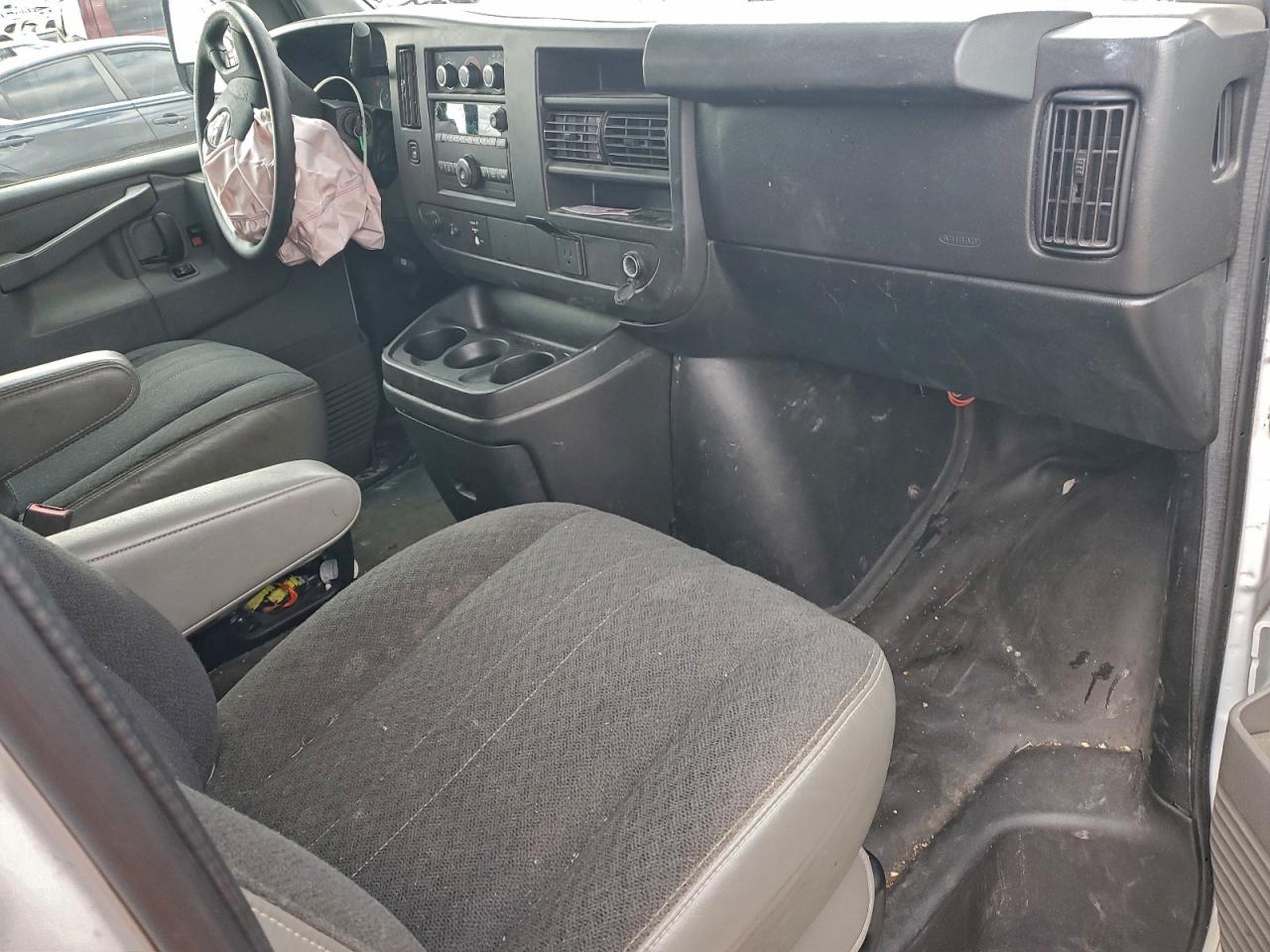 2019 GMC SAVANA G2500 photo 8
