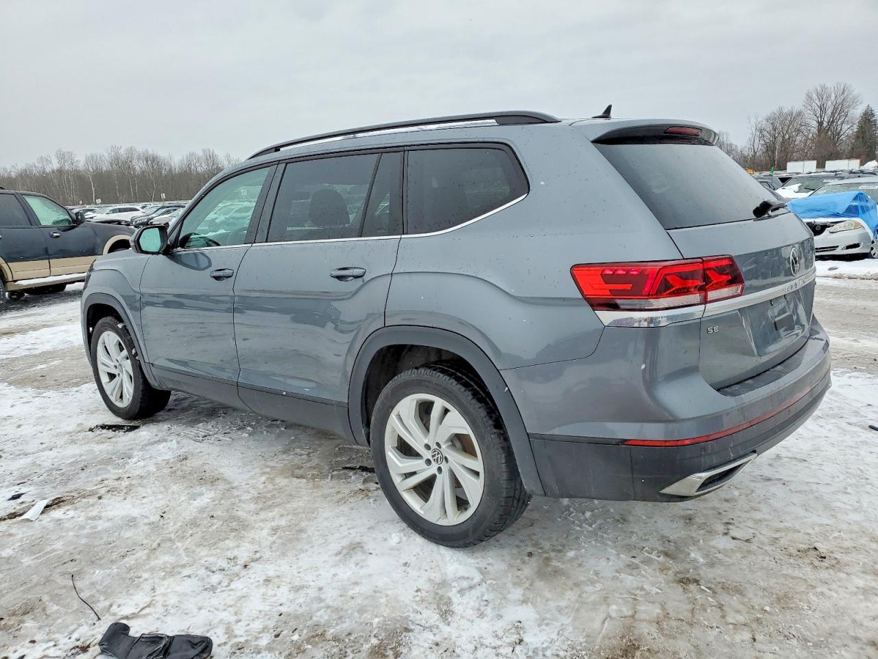 2023 VOLKSWAGEN ATLAS SE photo 2