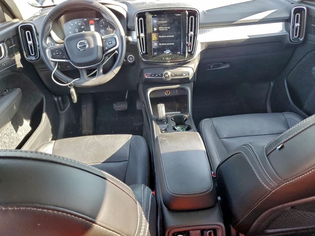 2019 VOLVO XC40 T5 MOMENTUM photo 8