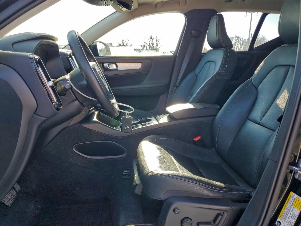 2019 VOLVO XC40 T5 MOMENTUM photo 7