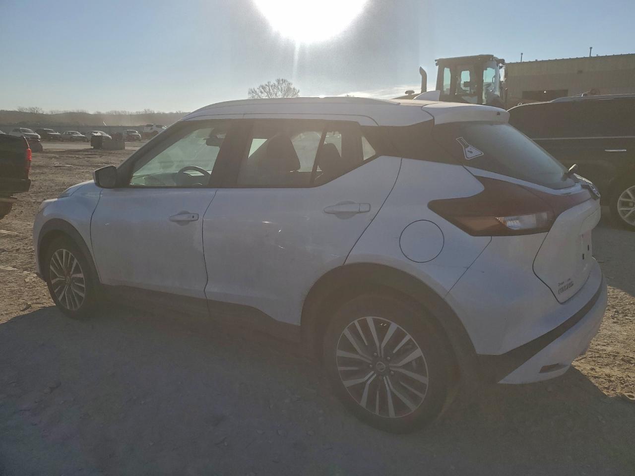 2021 NISSAN KICKS SV photo 3