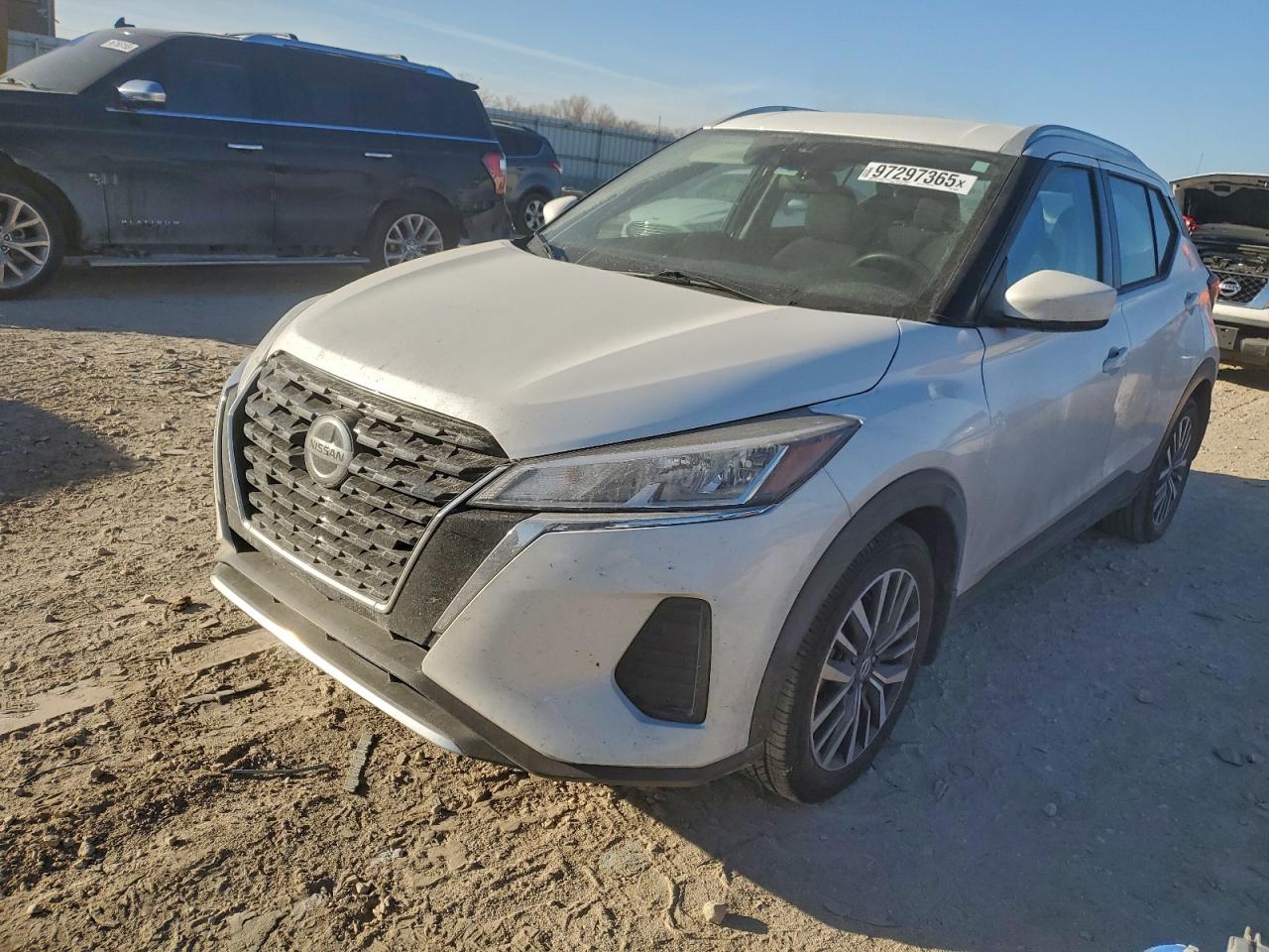 2021 NISSAN KICKS
