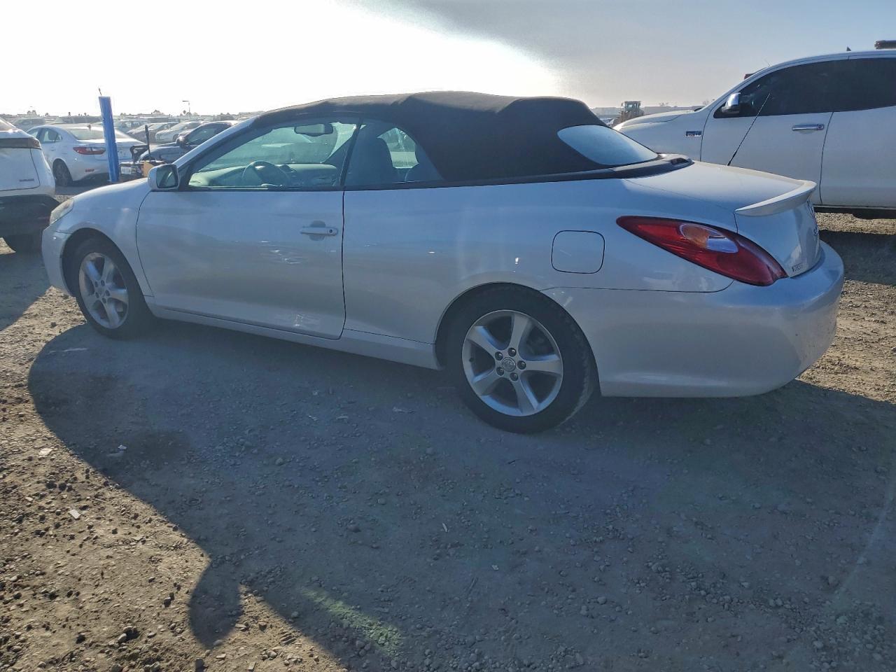 2005 TOYOTA CAMRY SOLARA SE photo 2