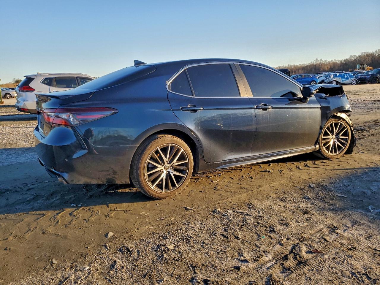 2021 TOYOTA CAMRY SE photo 5