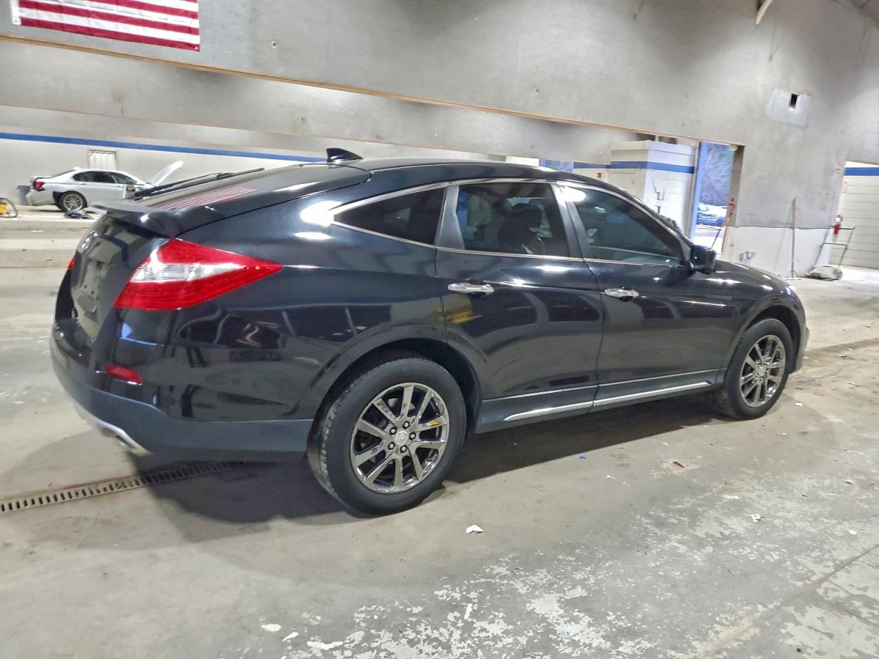2015 HONDA CROSSTOUR EXL photo 3
