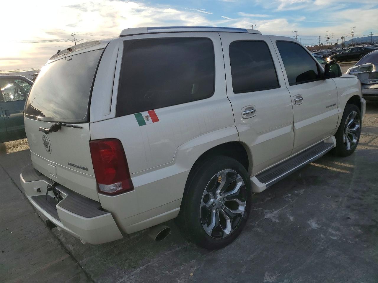 2002 CADILLAC ESCALADE LUXURY photo 6