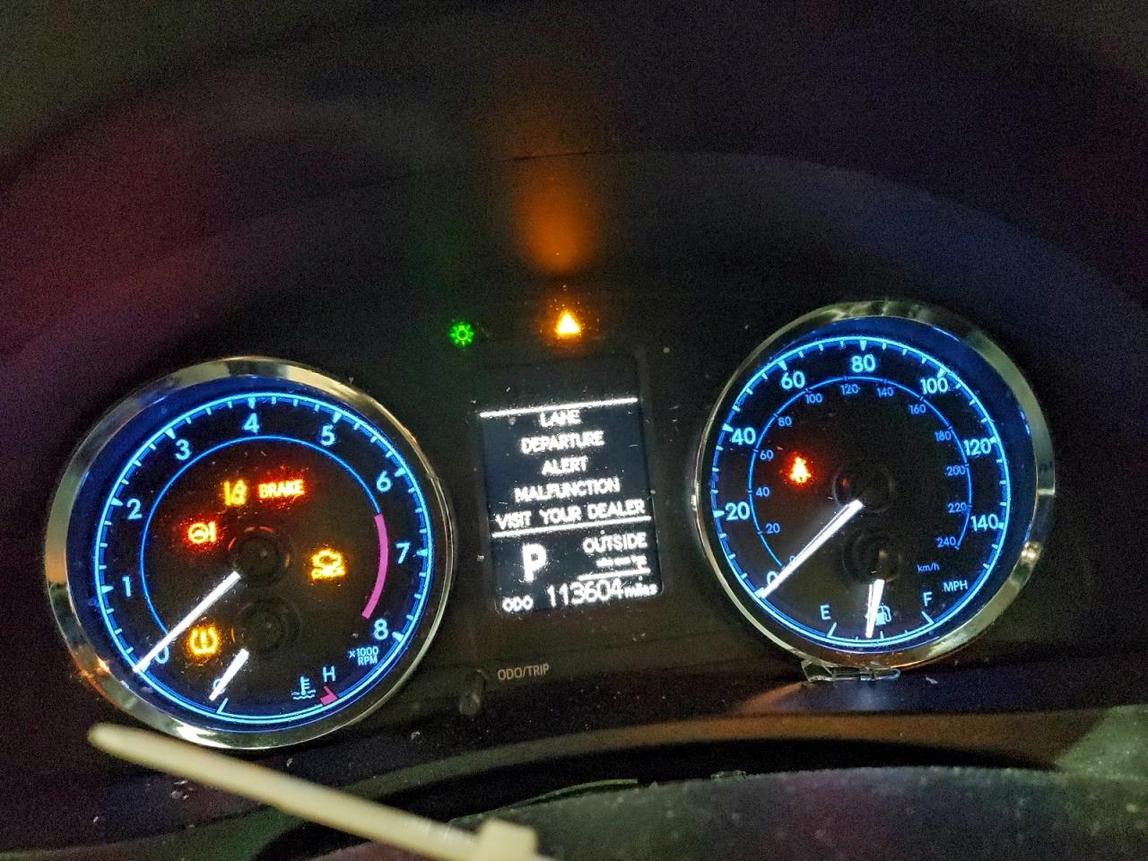 2018 TOYOTA COROLLA LE photo 9